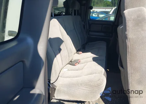 2003 Chevrolet Silverado 1500 z USA, uszkodzony, nr VIN 1GCEC19V73Z288858